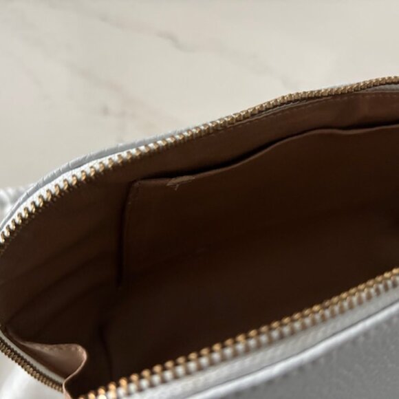 Cuyana Leather Travel Case Set Light Pearl Grey - Picture 4 of 4